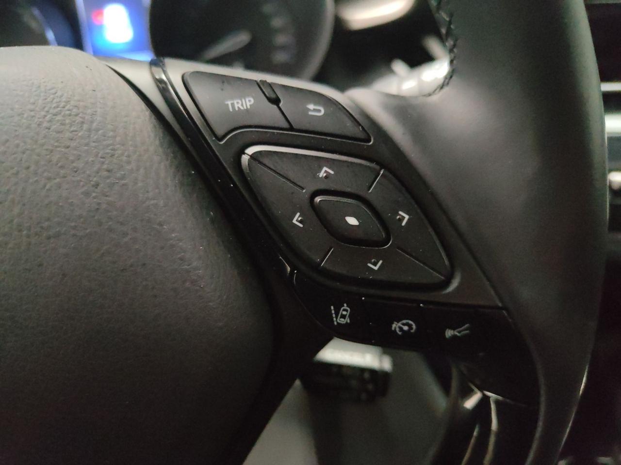 TOYOTA C-HR I 2016 1.8H 98CV TREND E-CVT