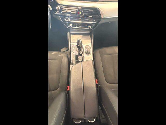 BMW 525 Serie 5(G30/31/F90) - d Business