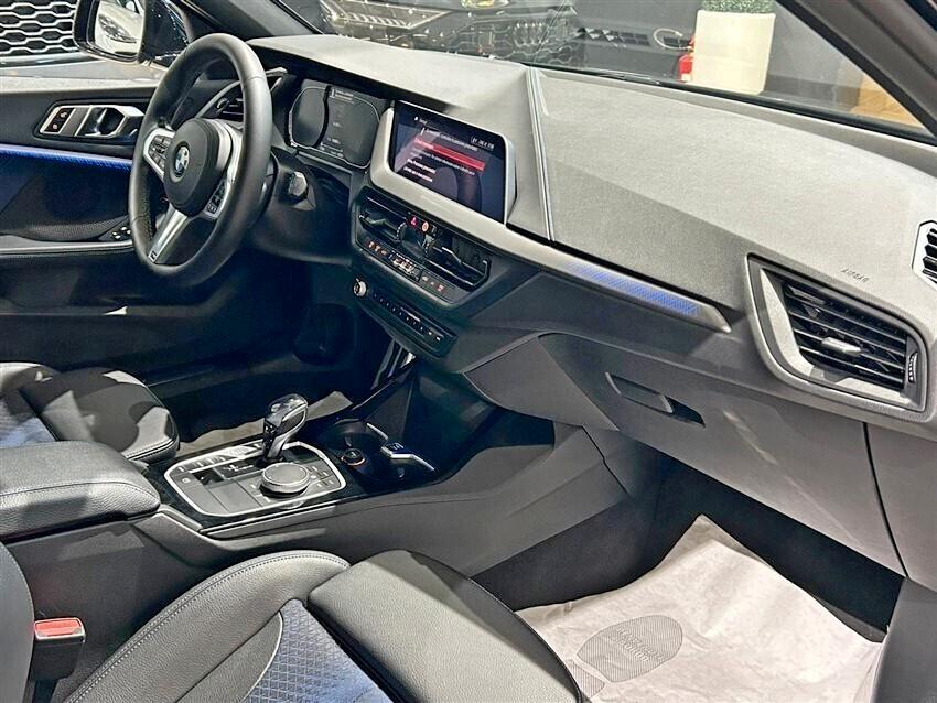 Bmw 116 116d 5p. Msport