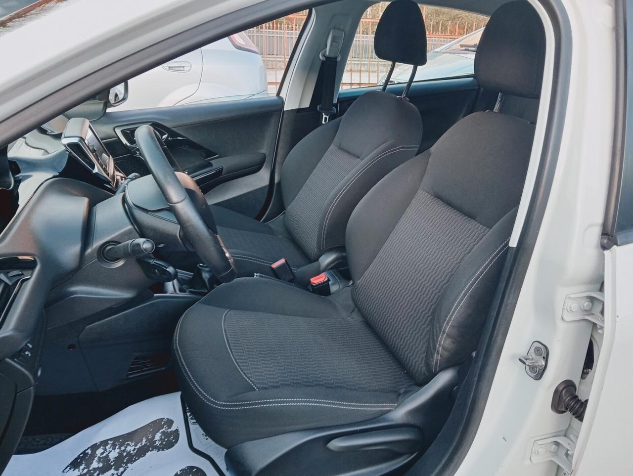 Peugeot 208 PureTech 82 5p. GPL Access