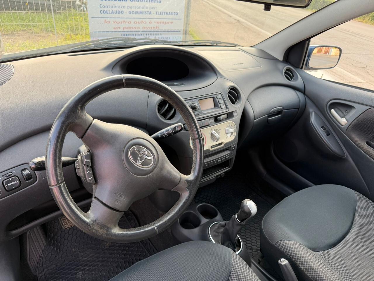 Toyota Yaris 1.0 BENZ