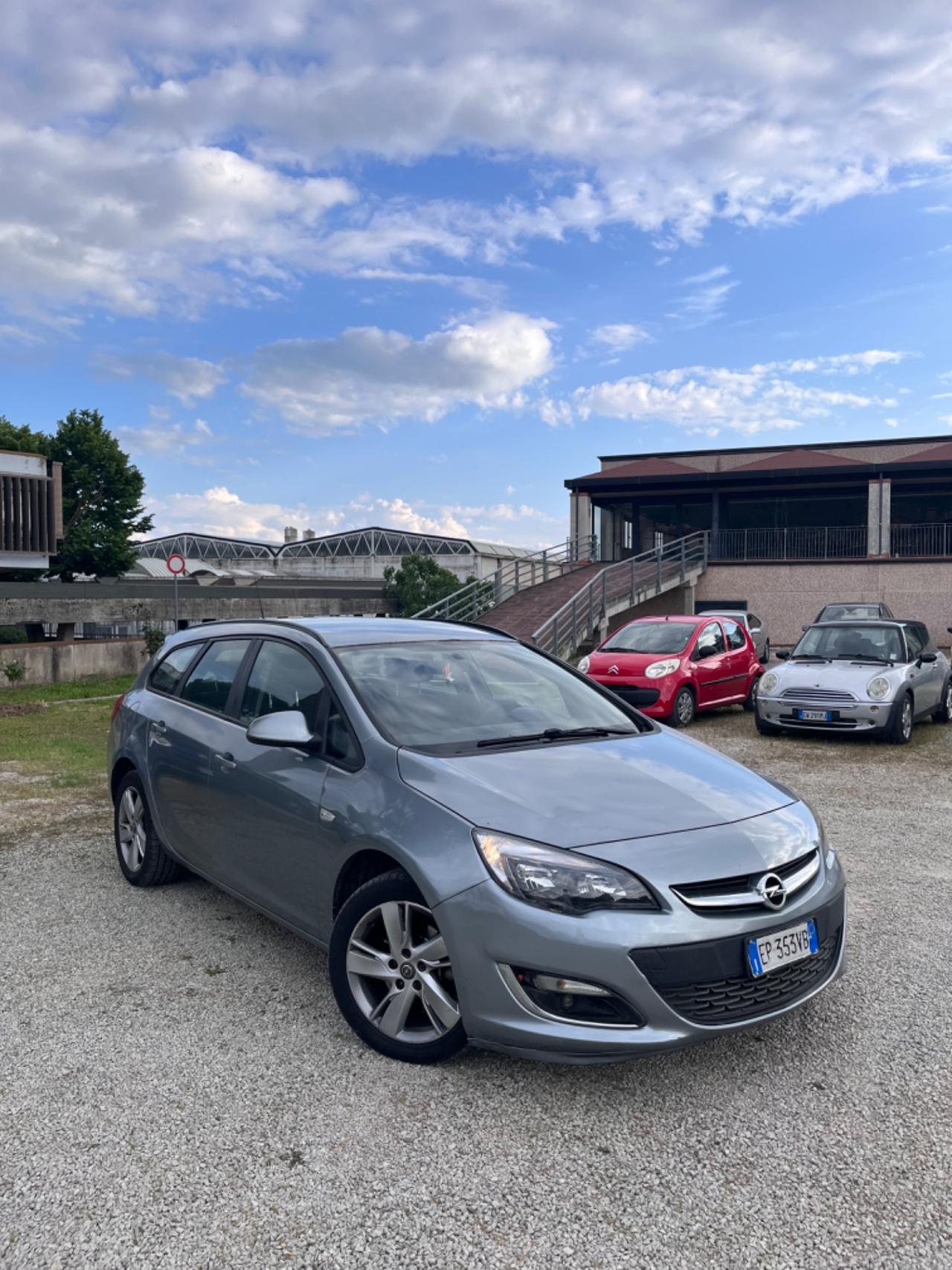 Opel Astra 1.7 CDTI 110CV Sports Tourer Cosmo