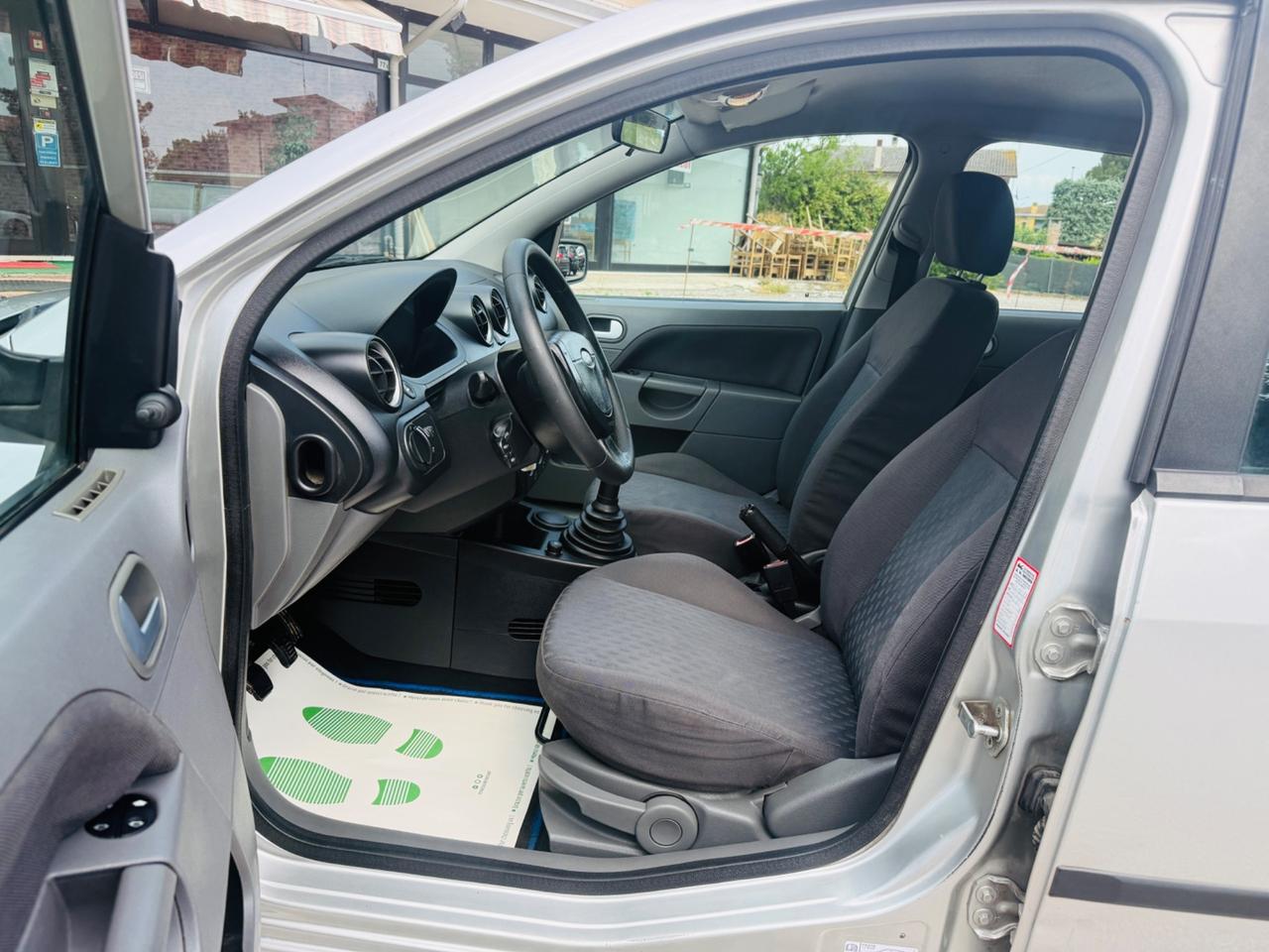 Ford Fiesta 1.4 16V 5p. Ghia