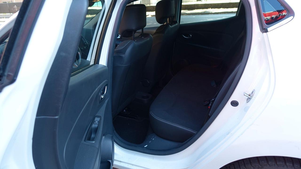 Renault Clio 1.2 75CV 5 porte Costume National NEO PATENTATO