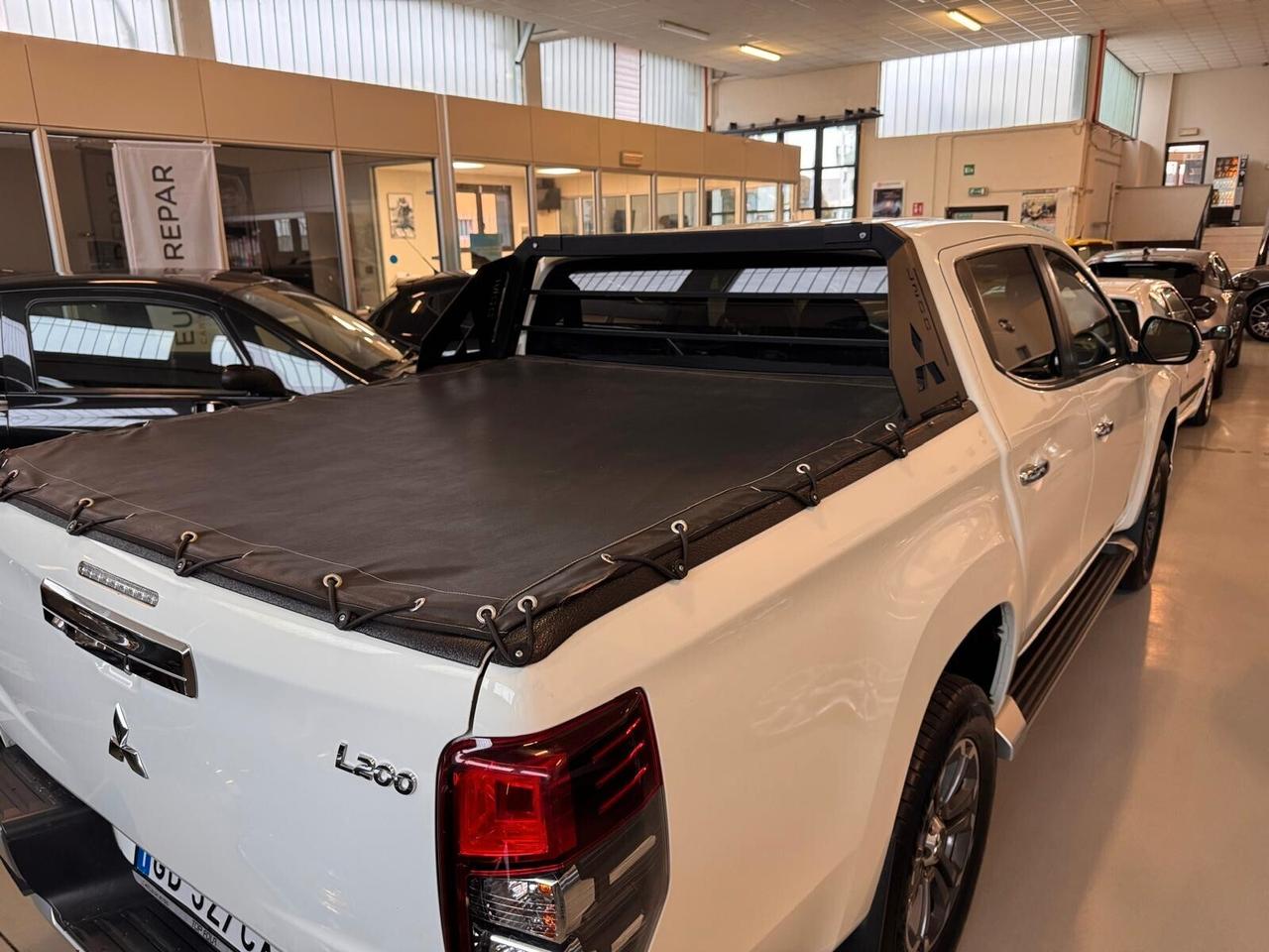 Mitsubishi L200 4x4 automatico gancio traino