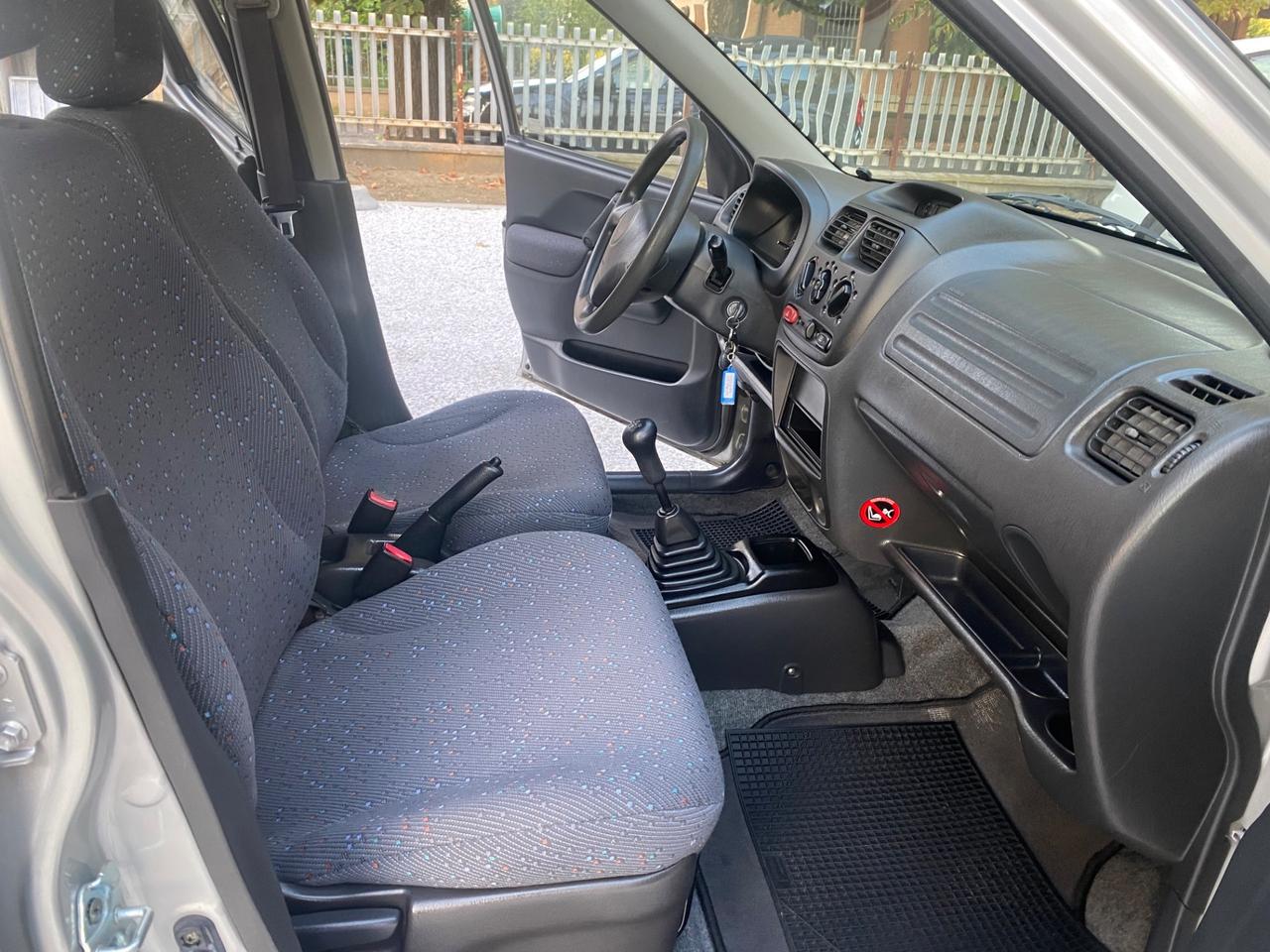 Suzuki Ignis 1.3i 16V cat 4WD GL NEOPATENTATI!!!