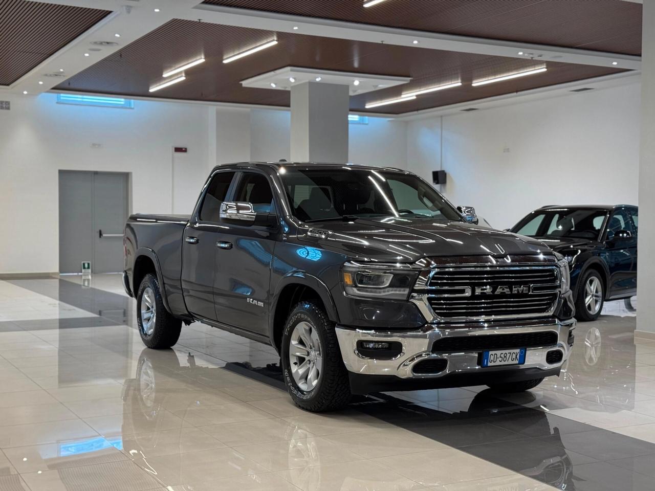 Dodge RAM 1500 5.7 LARAMIE CAB 4WD 395CV auto