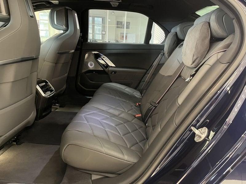 BMW Serie 7 G70 i7 xdrive60 MSport