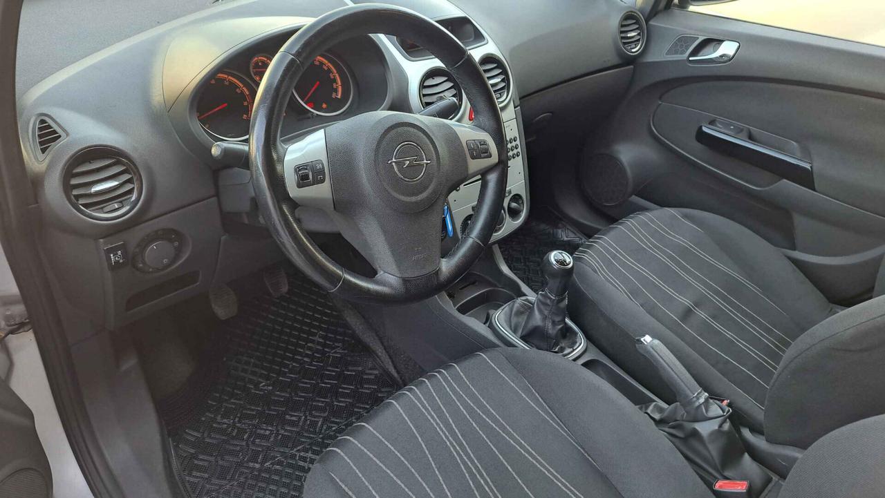 Opel Corsa 1.2 80CV GPL-TECH Enjoy