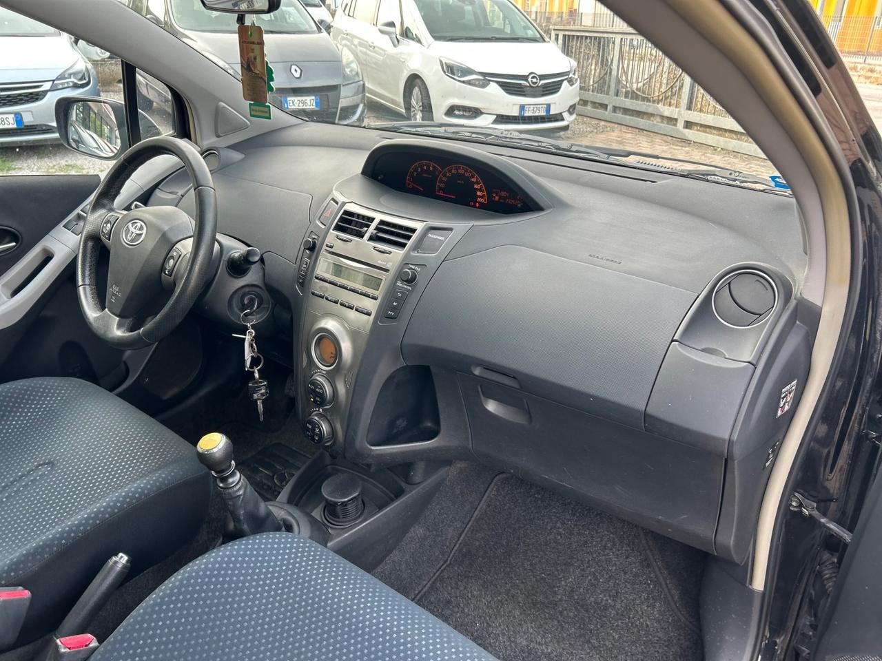 Toyota Yaris 1.4 D-4D DPF 5 porte Sol