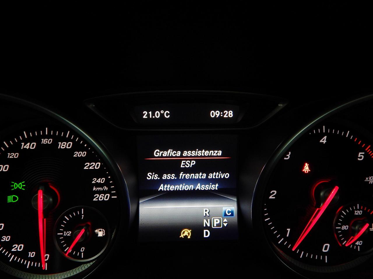 Mercedes-Benz CLA 200 d Shooting Brake Premium 4matic Aut. TETTO-NAVI-PELLE-PARK