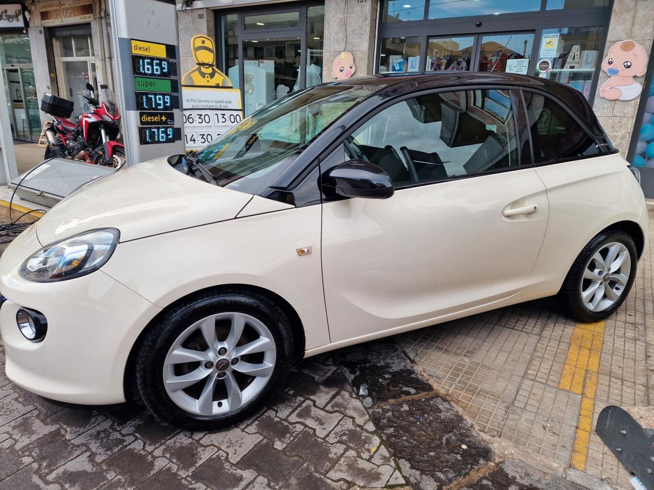 Opel Adam 1.4 87 CV GPL Tech Unlimited