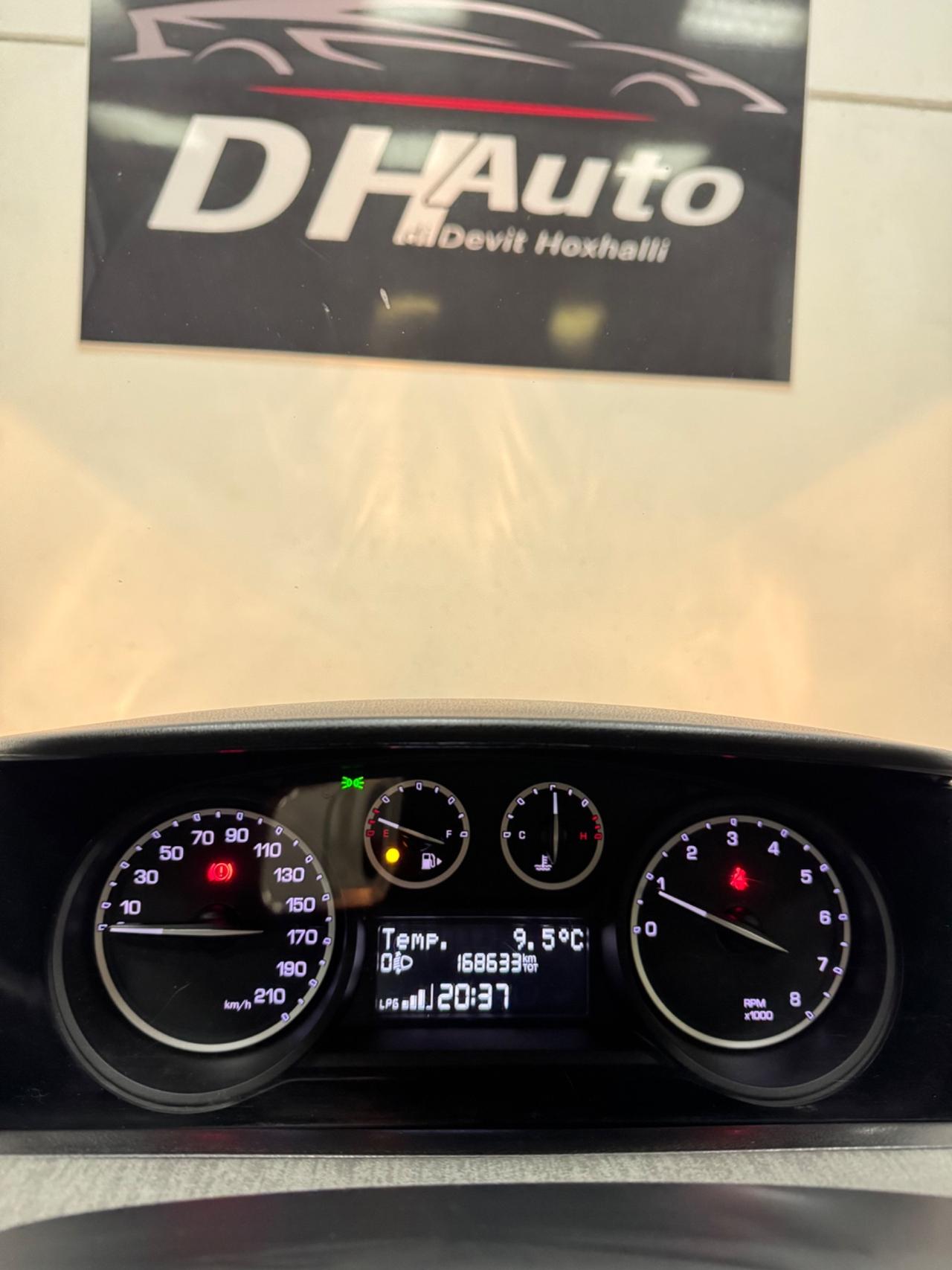 Lancia Ypsilon 1.2 69 CV 5 porte GPL Ecochic Platinum