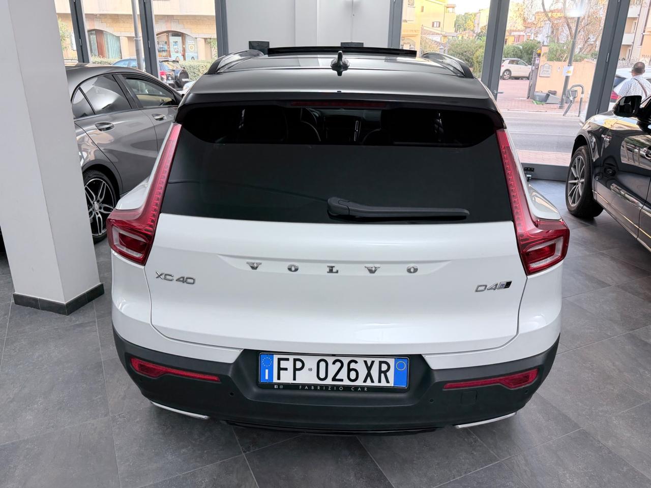 Volvo XC40 D4 AWD Geartronic R-design