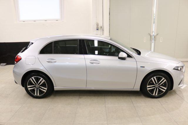 MERCEDES-BENZ A 250 e Automatic EQ-Power Sport