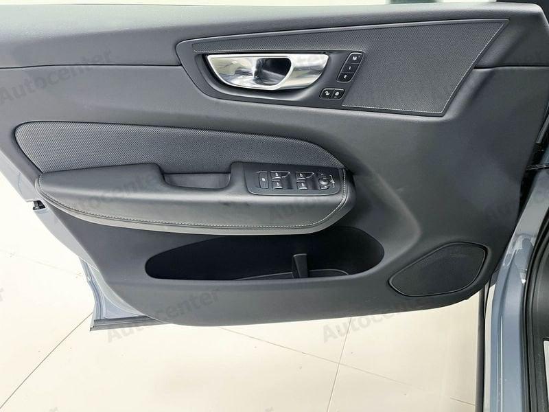 Volvo XC60 XC60 B4 (d) 197CV AUT AWD R DESIGN