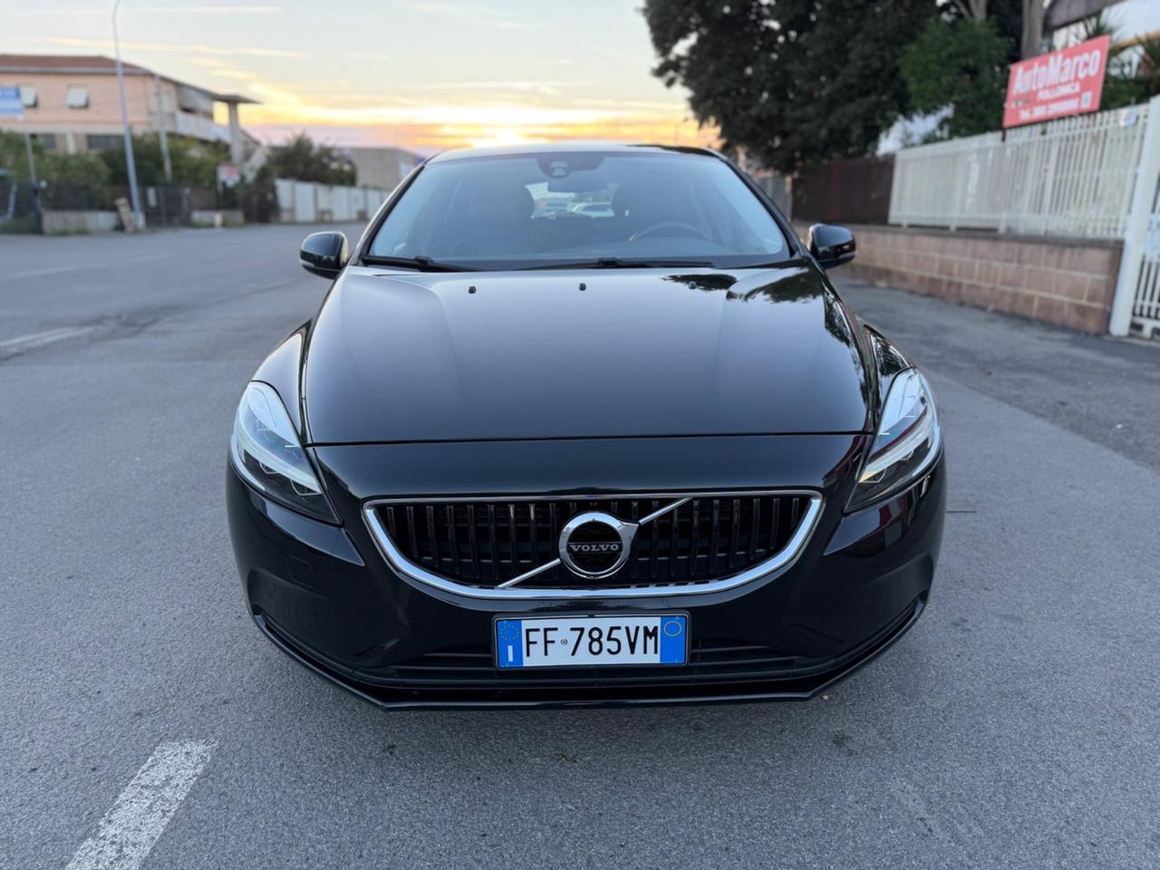 Volvo V40 D2 R-design Momentum