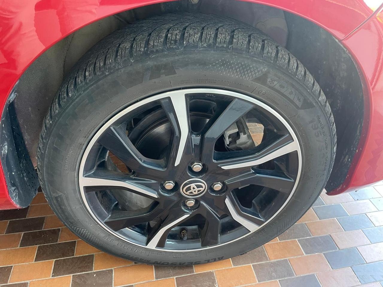 Toyota Yaris 1.0 5 porte Lounge