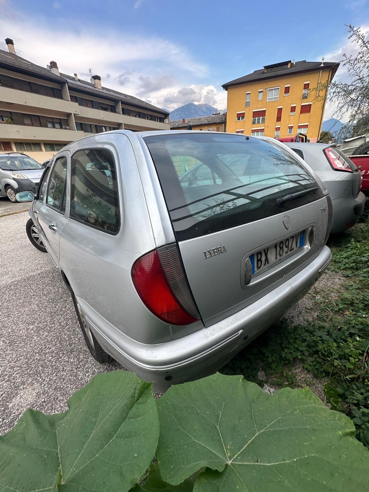 Lancia Lybra 1.9 LEGGI