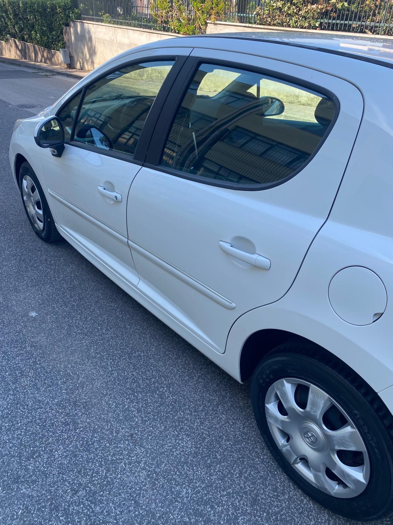 Peugeot 207 Plus 1.4 8V 75CV 5p. ECO GPL