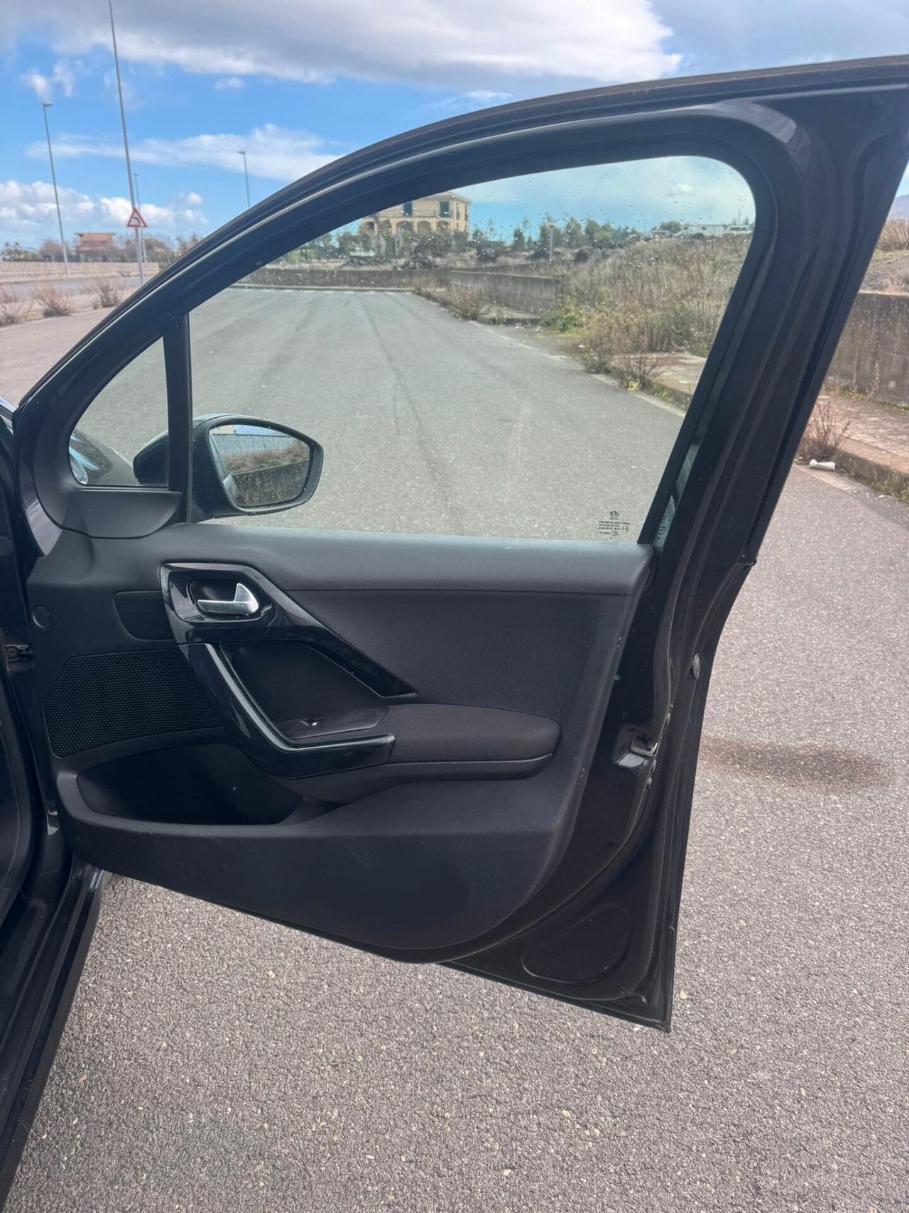 Peugeot 208 1.2 VTi 82 CV 5 porte Allure