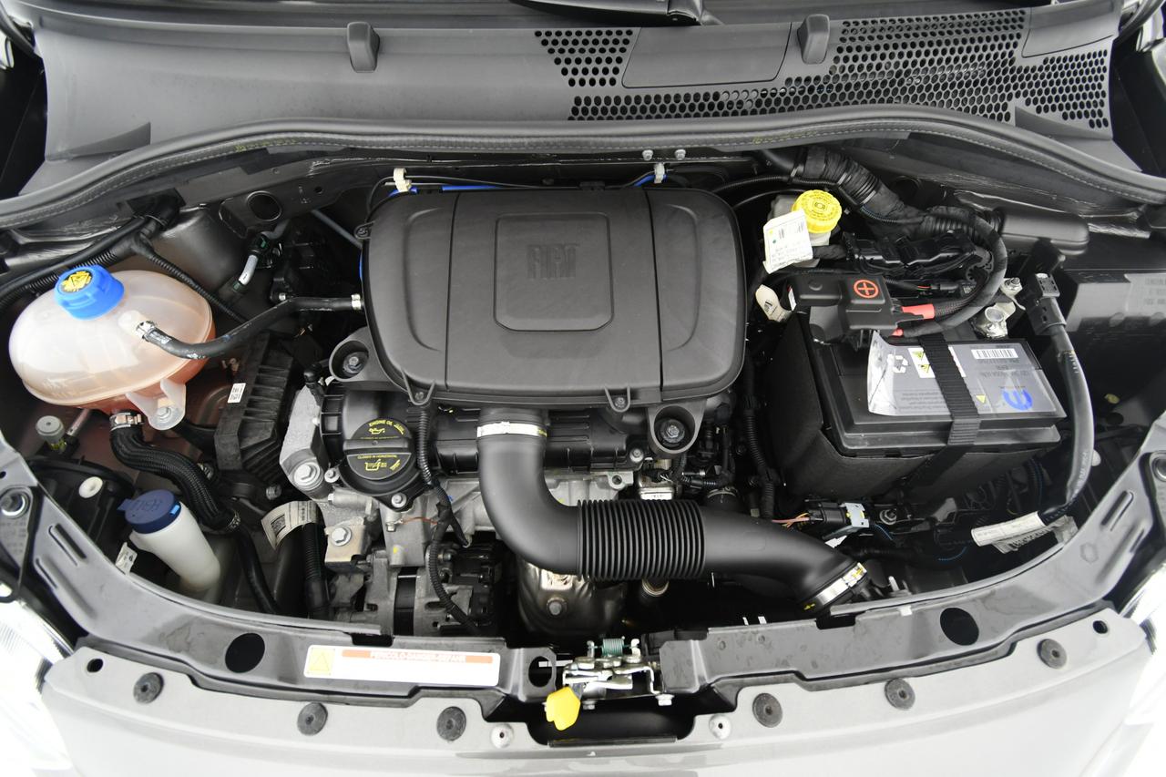 FIAT 500 1.0 hybrid Connect 70cv NEOPATENTATI+BLUETOOTH