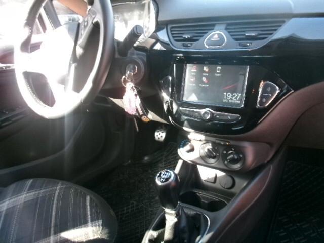 Opel Corsa 1.2 5 porte b-Color