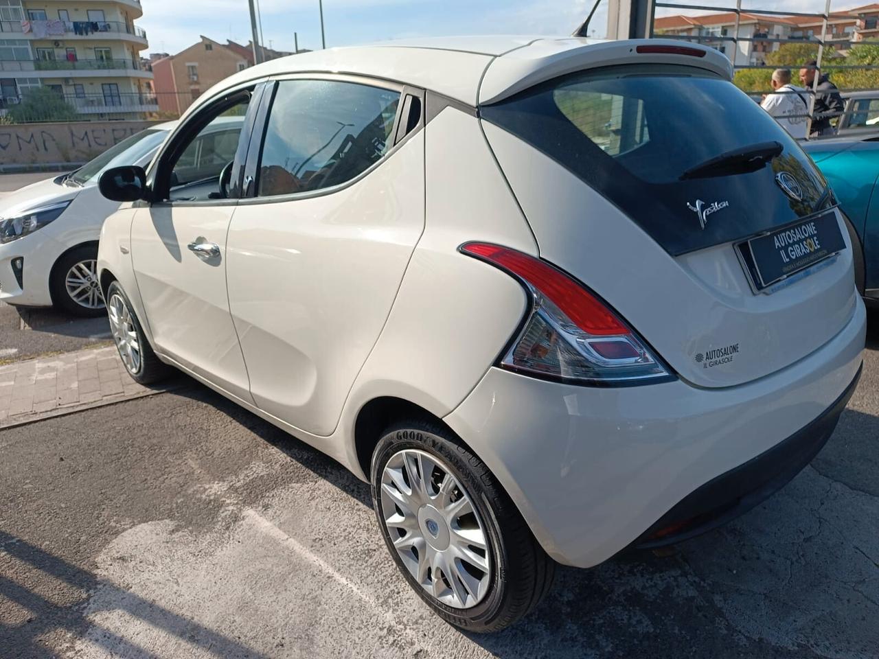 Lancia Ypsilon 1.3 MJT 16V 95 CV 5 porte S&S Silver