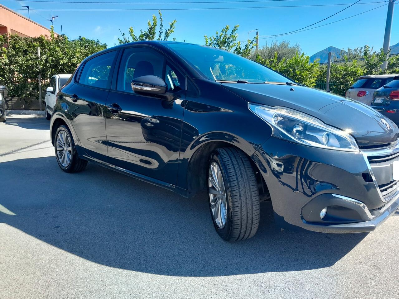 Peugeot 208 PureTech 82 5p. GPL Active