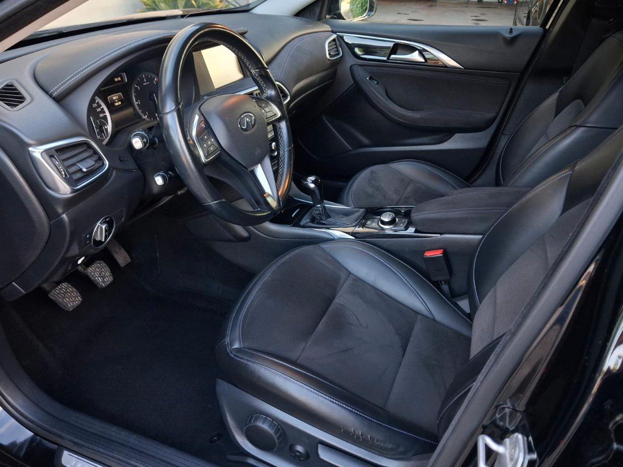 Infiniti Q30 1.5d Premium City Black 109cv