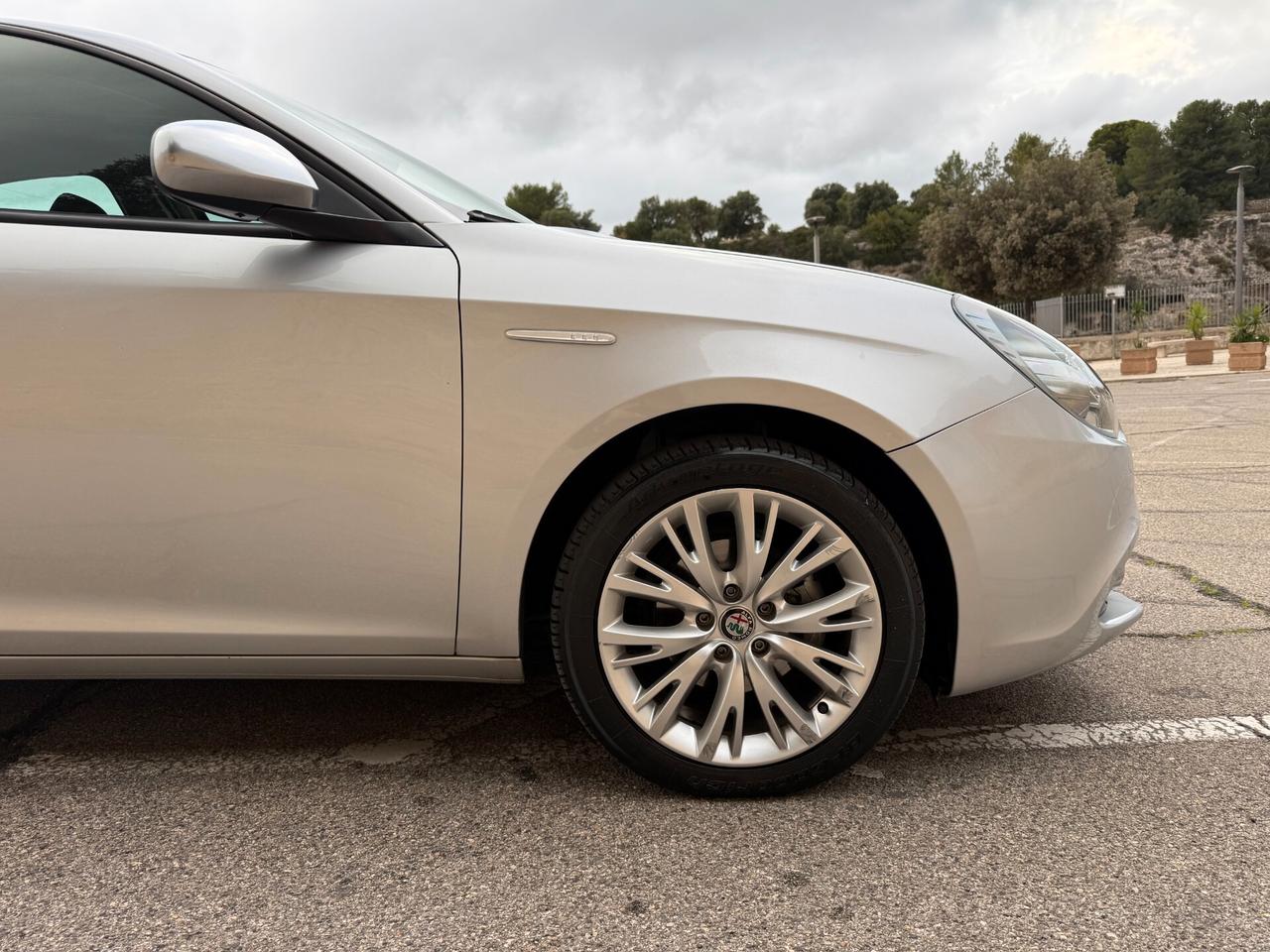 Alfa Romeo Giulietta/1.6 120CV/LED/CERCHI 17"/NEOPATENTATI