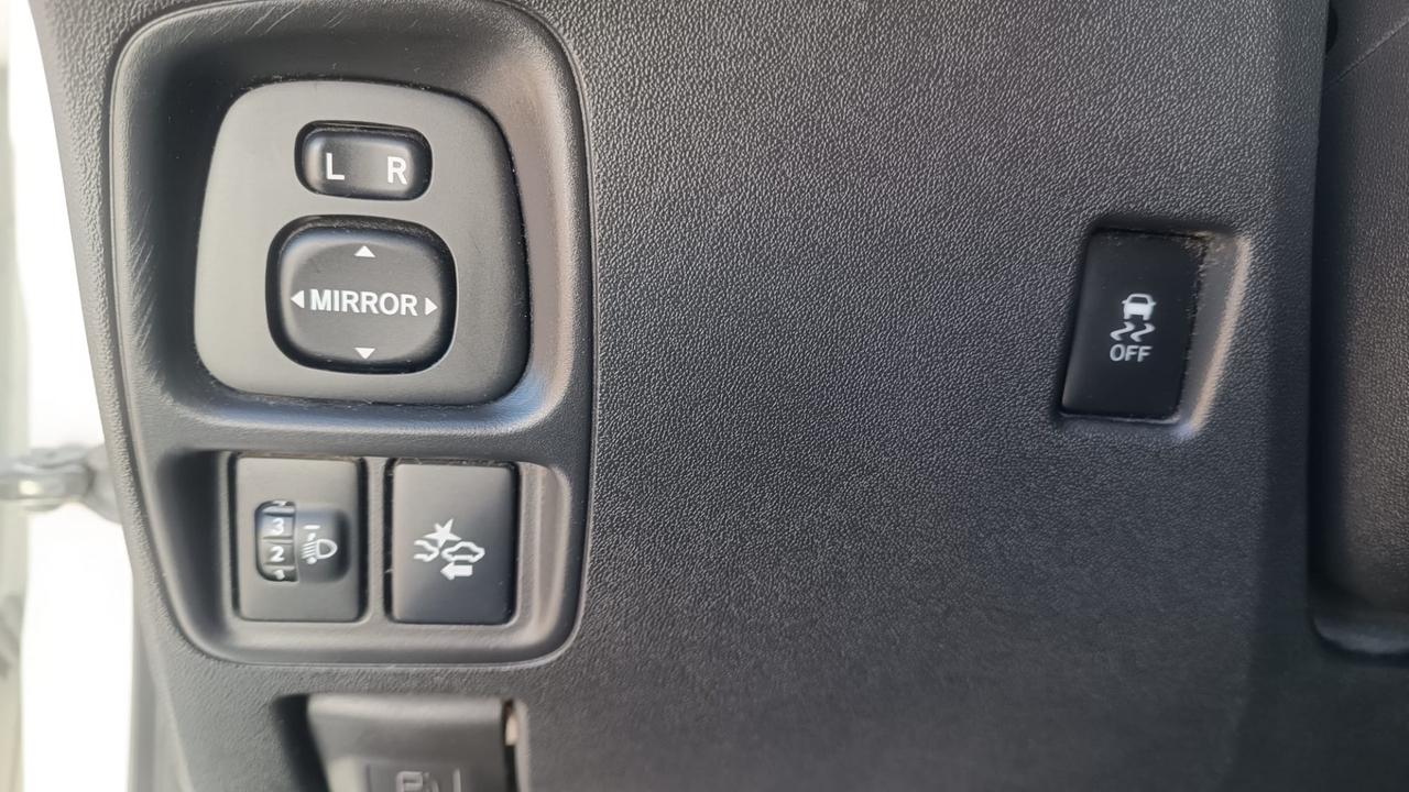 Toyota Aygo 1.0 VVT-i 69 CV 5 porte x-black TSS