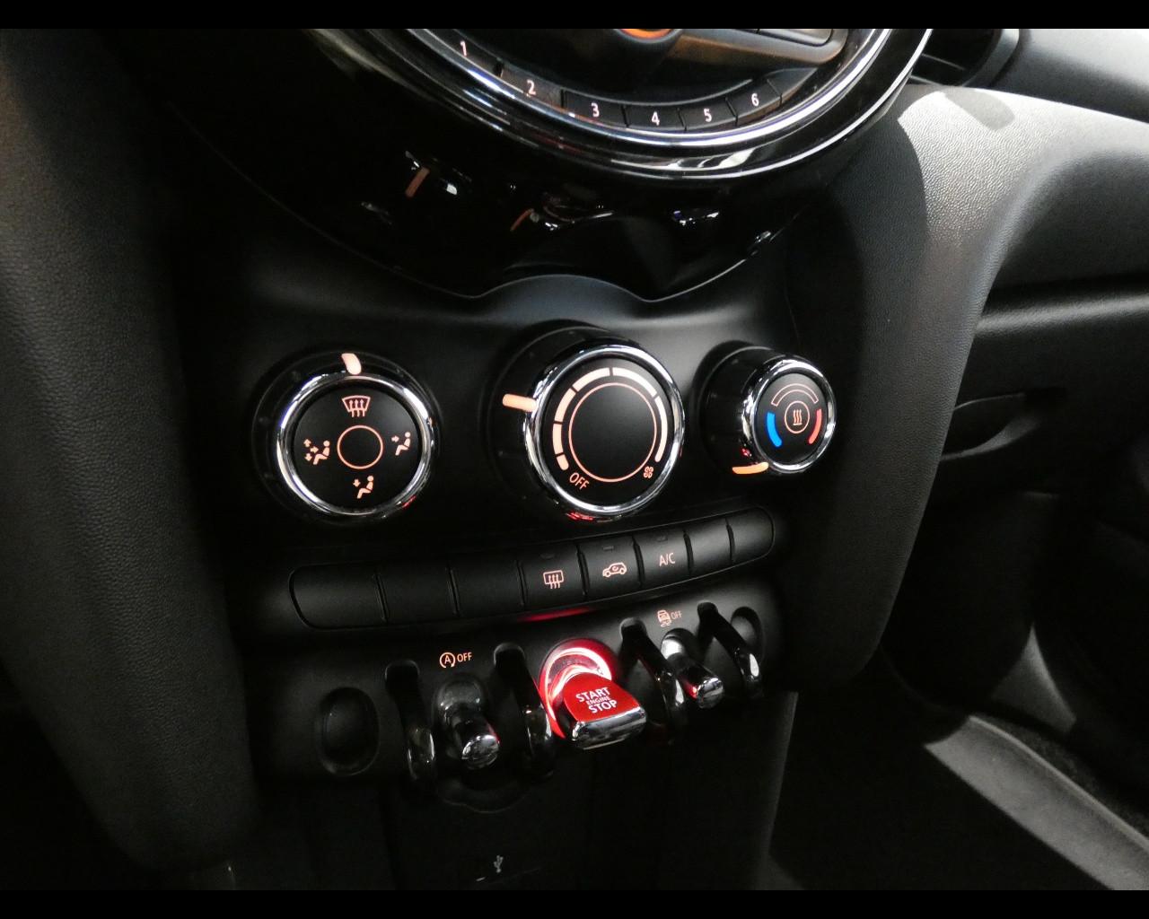 MINI Mini 4ª serie (F56) - Mini 1.5 One 75 CV Baker Street