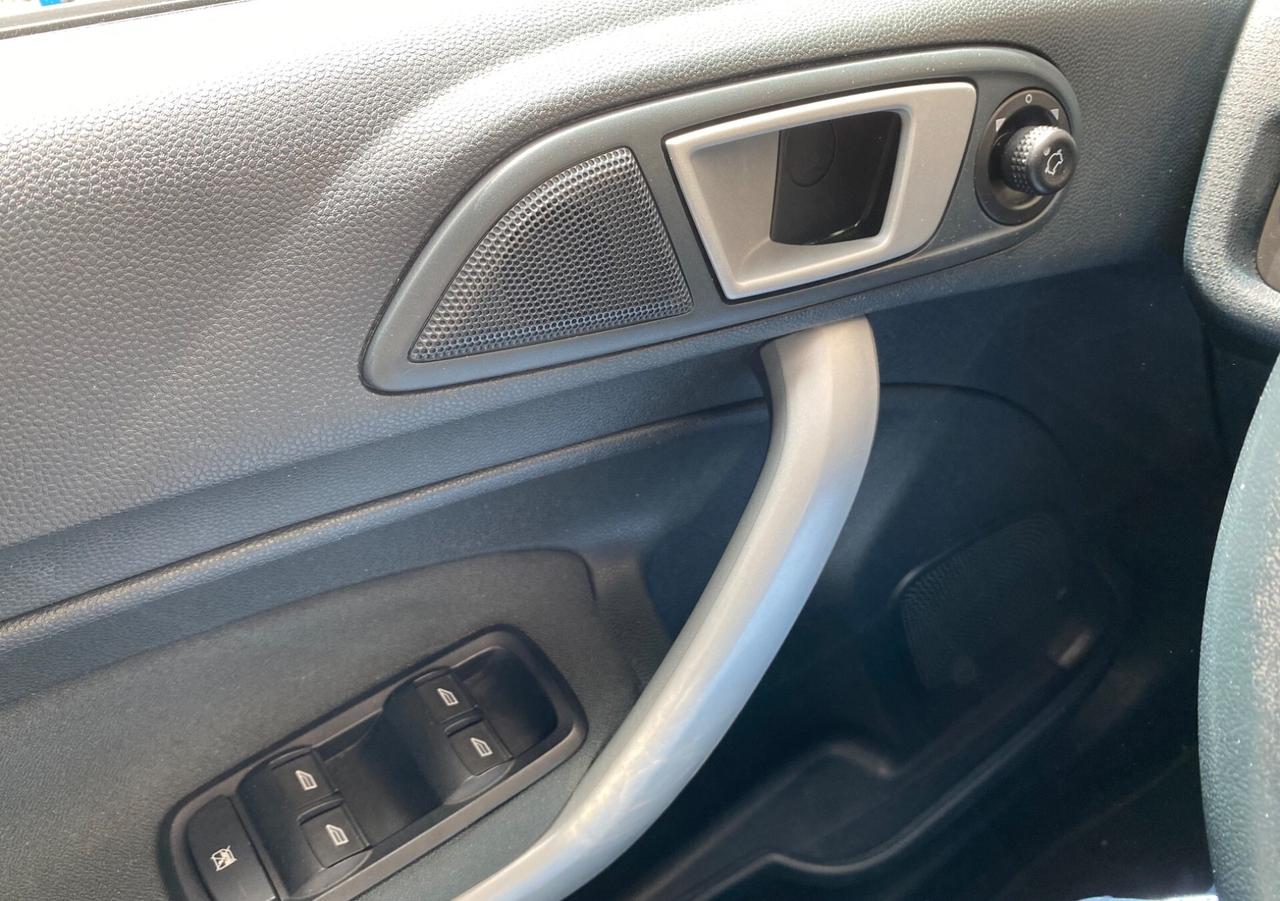 Ford Fiesta 1.4 GPL Casa Madre