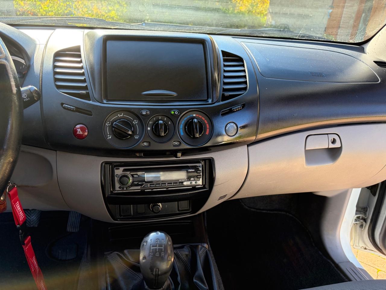 Mitsubishi L200 2.5 DI-D/136CV 4 POSTI