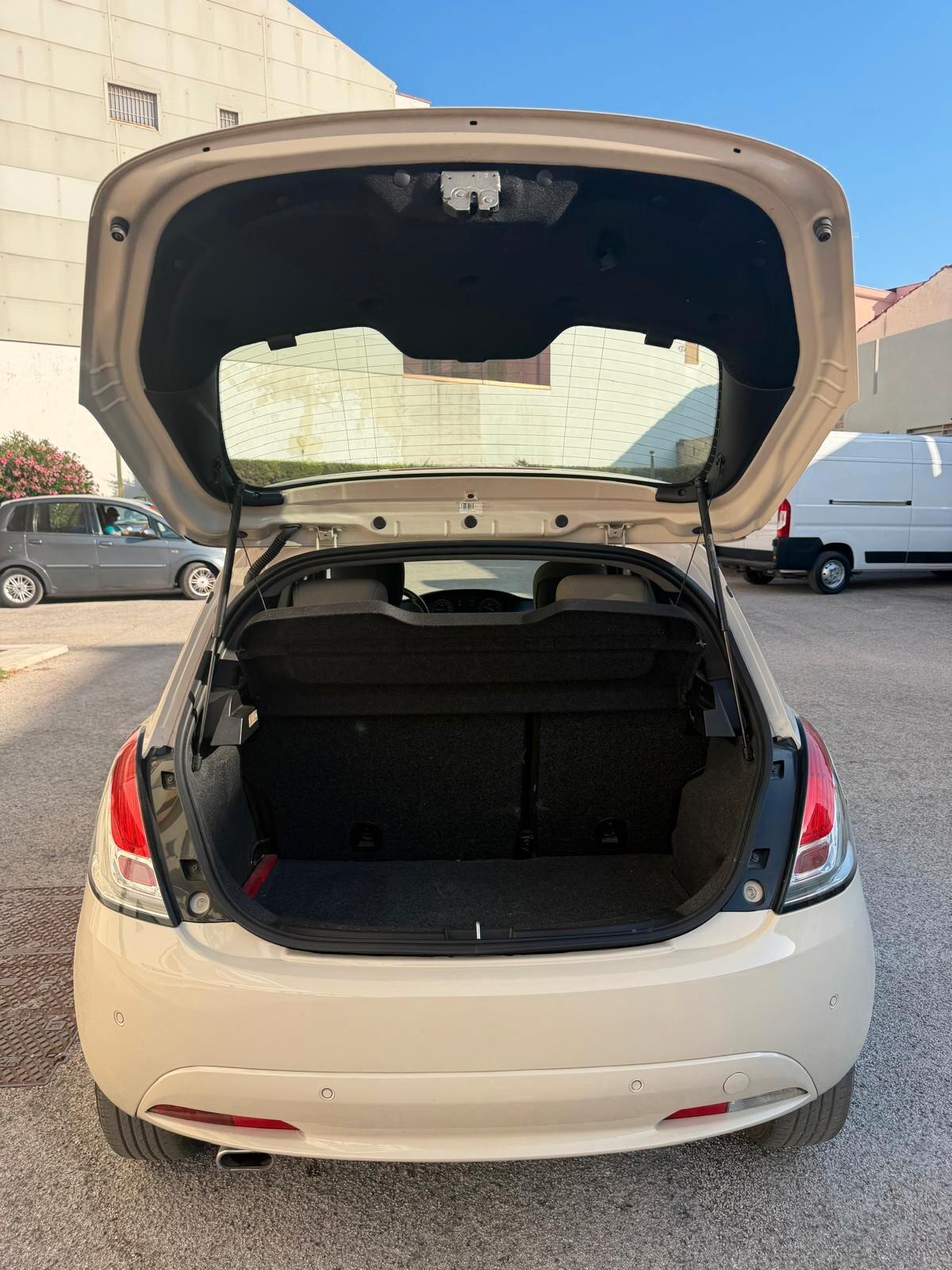 Lancia Ypsilon 1.2 69 CV 5 porte GPL Ecochic Gold