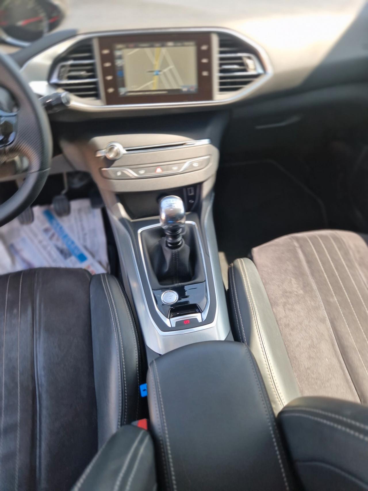 Peugeot 308 BlueHDi 120 S&S SW Allure