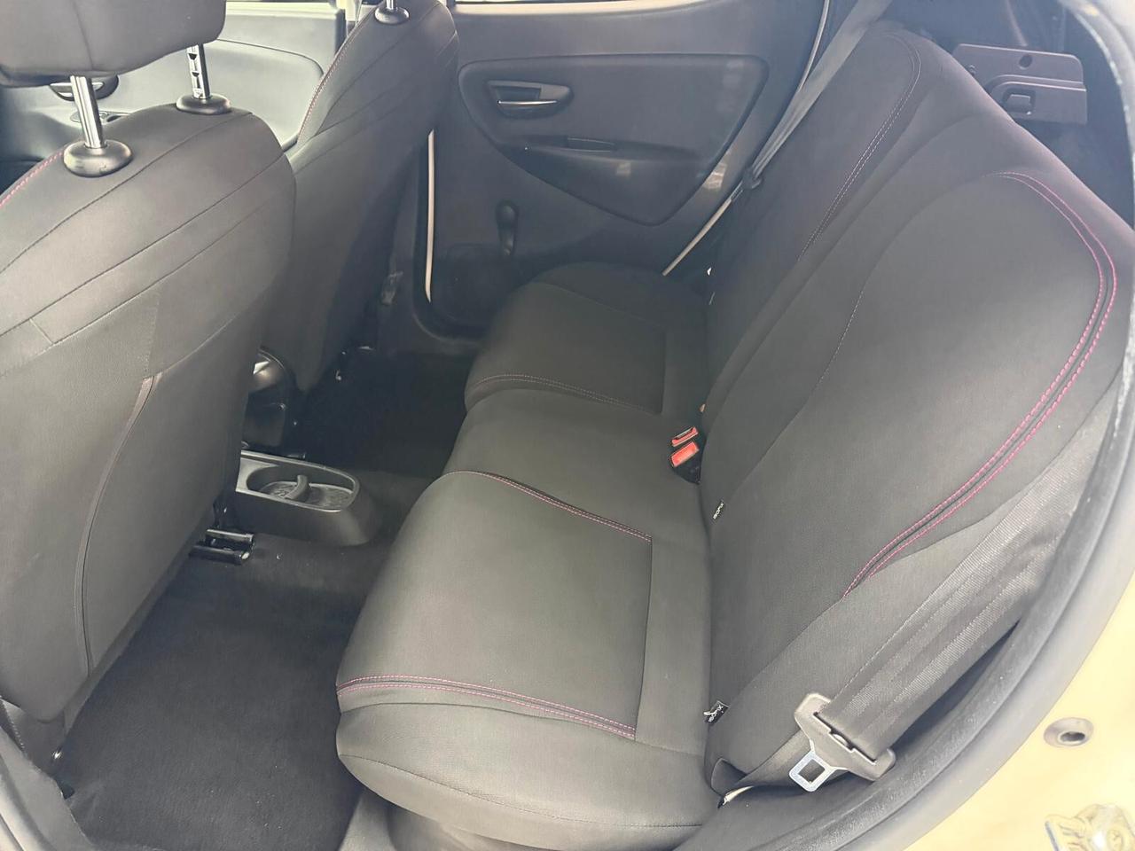Lancia Ypsilon Benzina 5p. 69 Cv - Ok Neopatentati