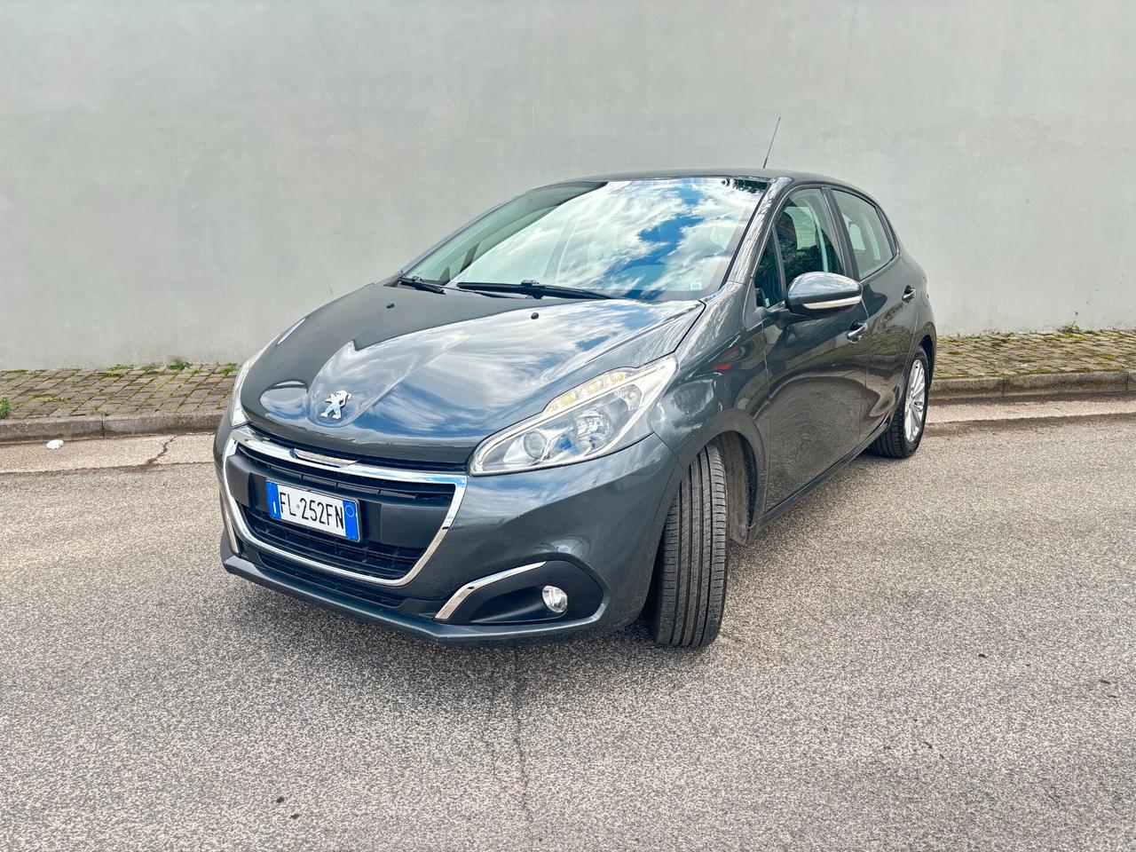 Peugeot 208 PureTech 82 5 porte Allure