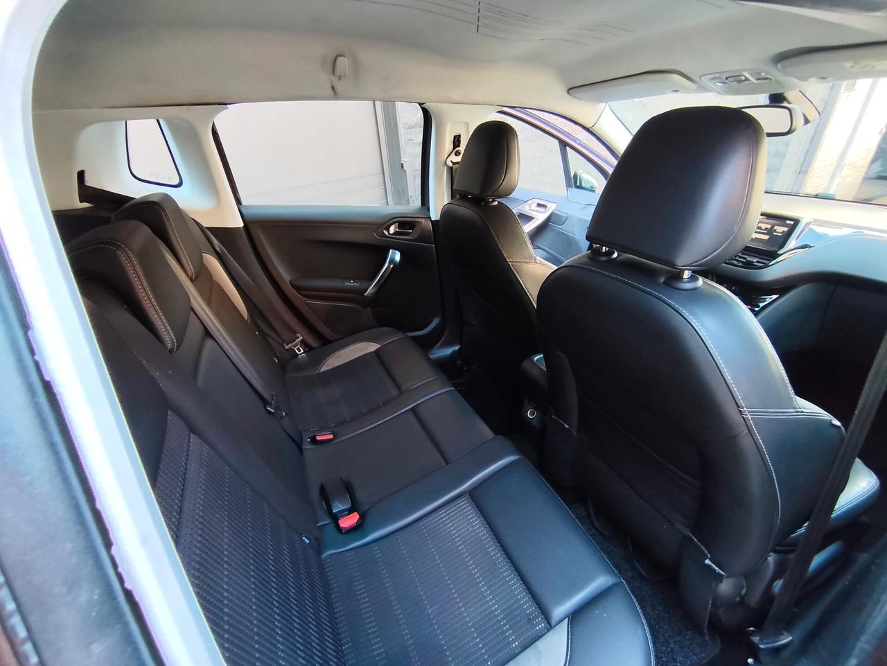 Peugeot 2008 1.6 e-HDi 92 CV Allure