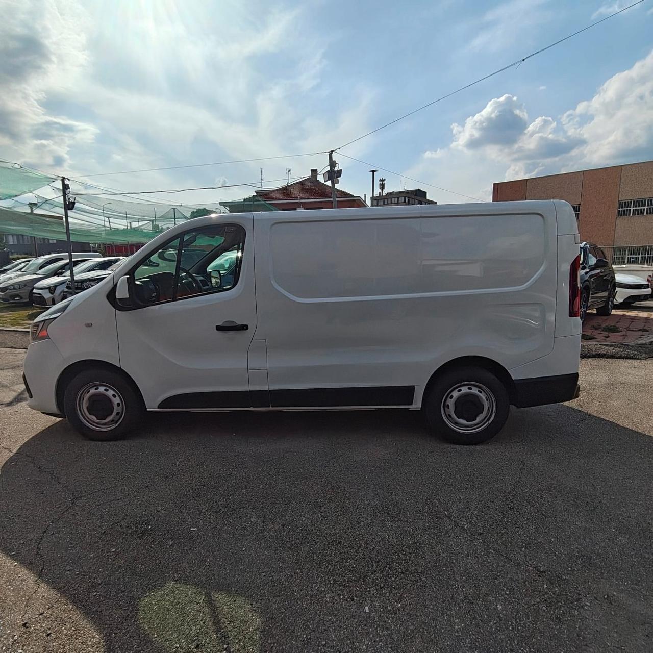 RENAULT Trafic T27 2.0 dci 120cv L1H1 Ice
