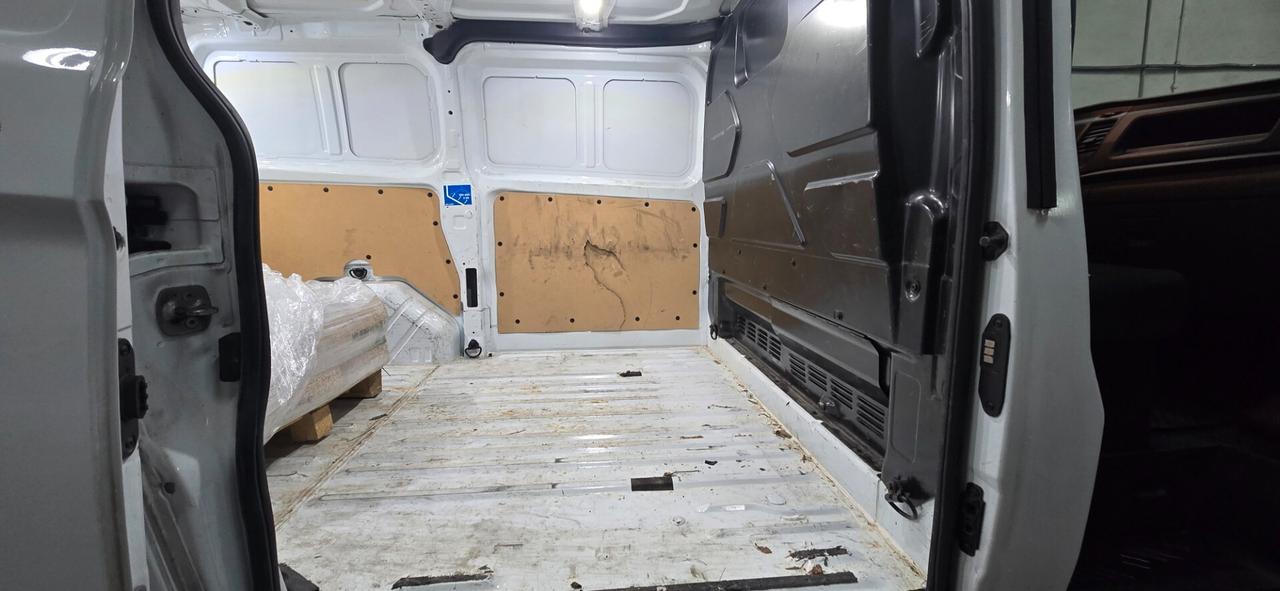 Ford Tourneo Custom 320 2.0 TDCi 130CV PC Trend