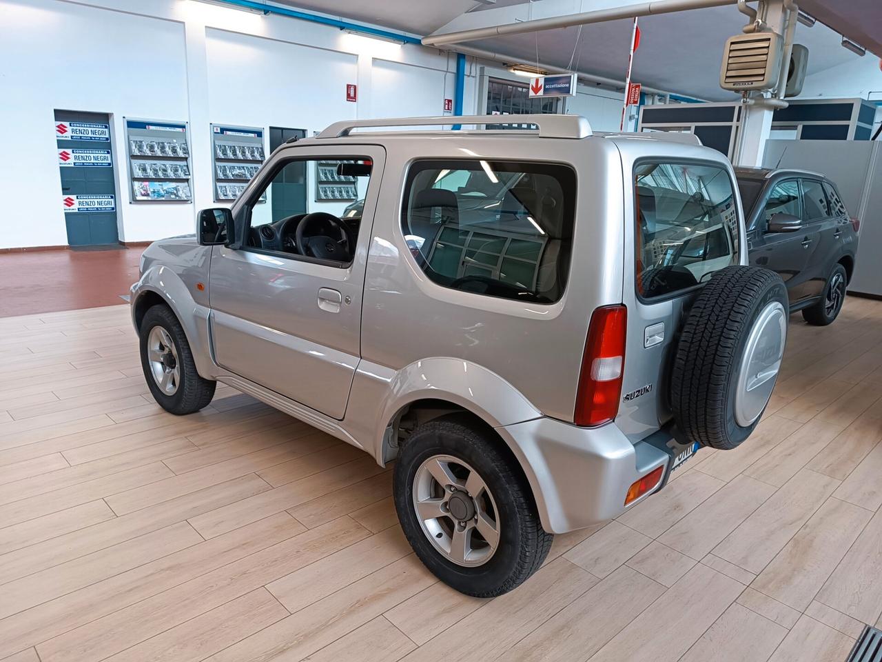Suzuki Jimny 1.3i 16V cat 4WD JLX Più
