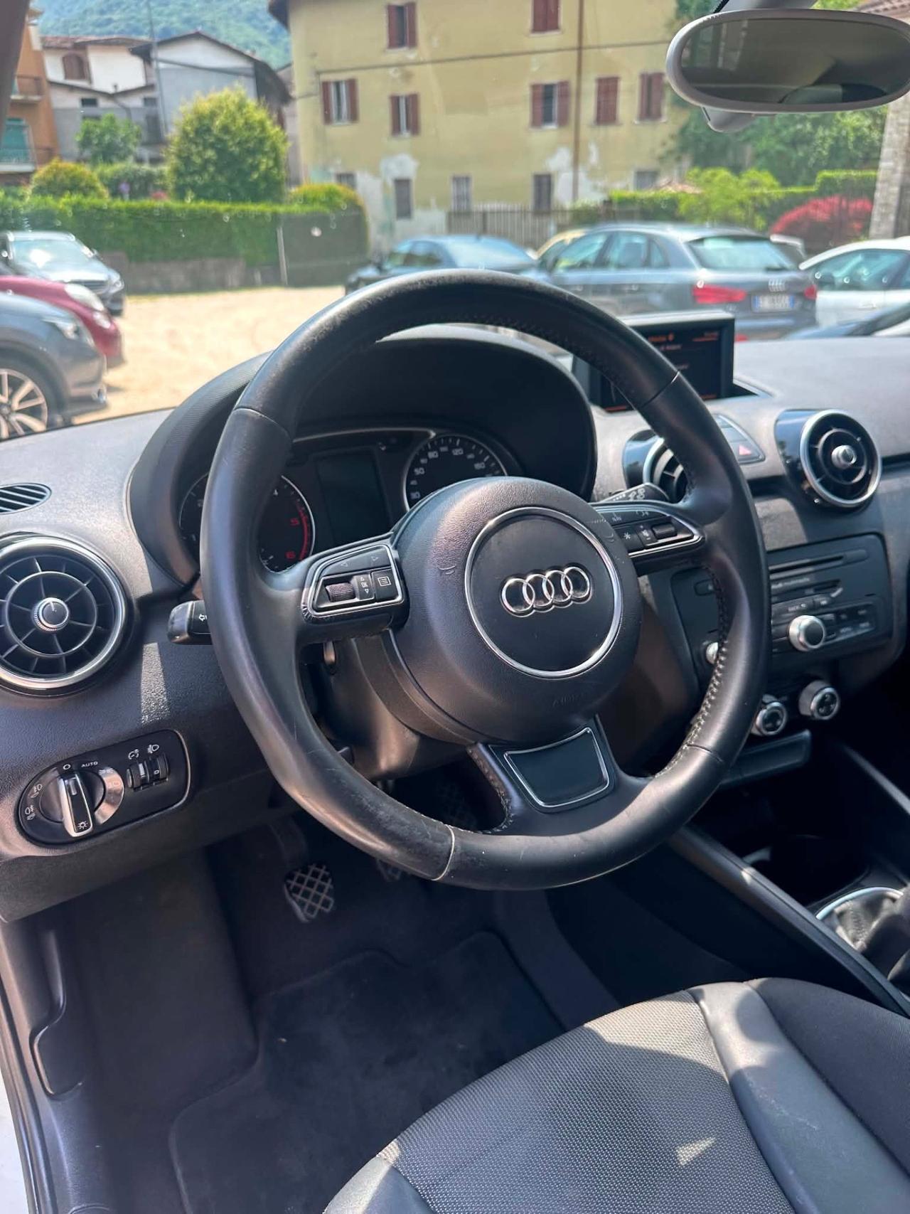 Audi A1 1.6 TDI TETTO KMCERT GARANZ UNICOPR