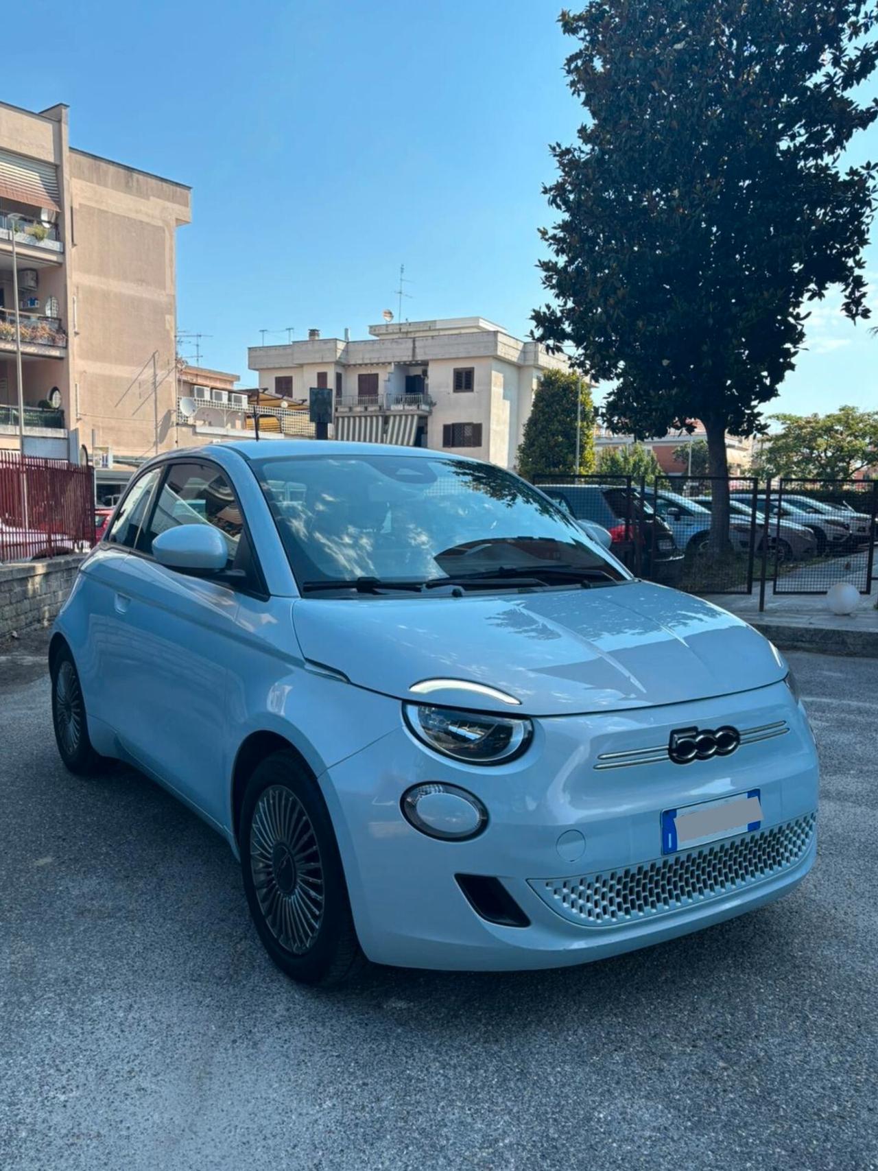 Fiat 500e Berlina 42 kWh Icon- UNIPRO.