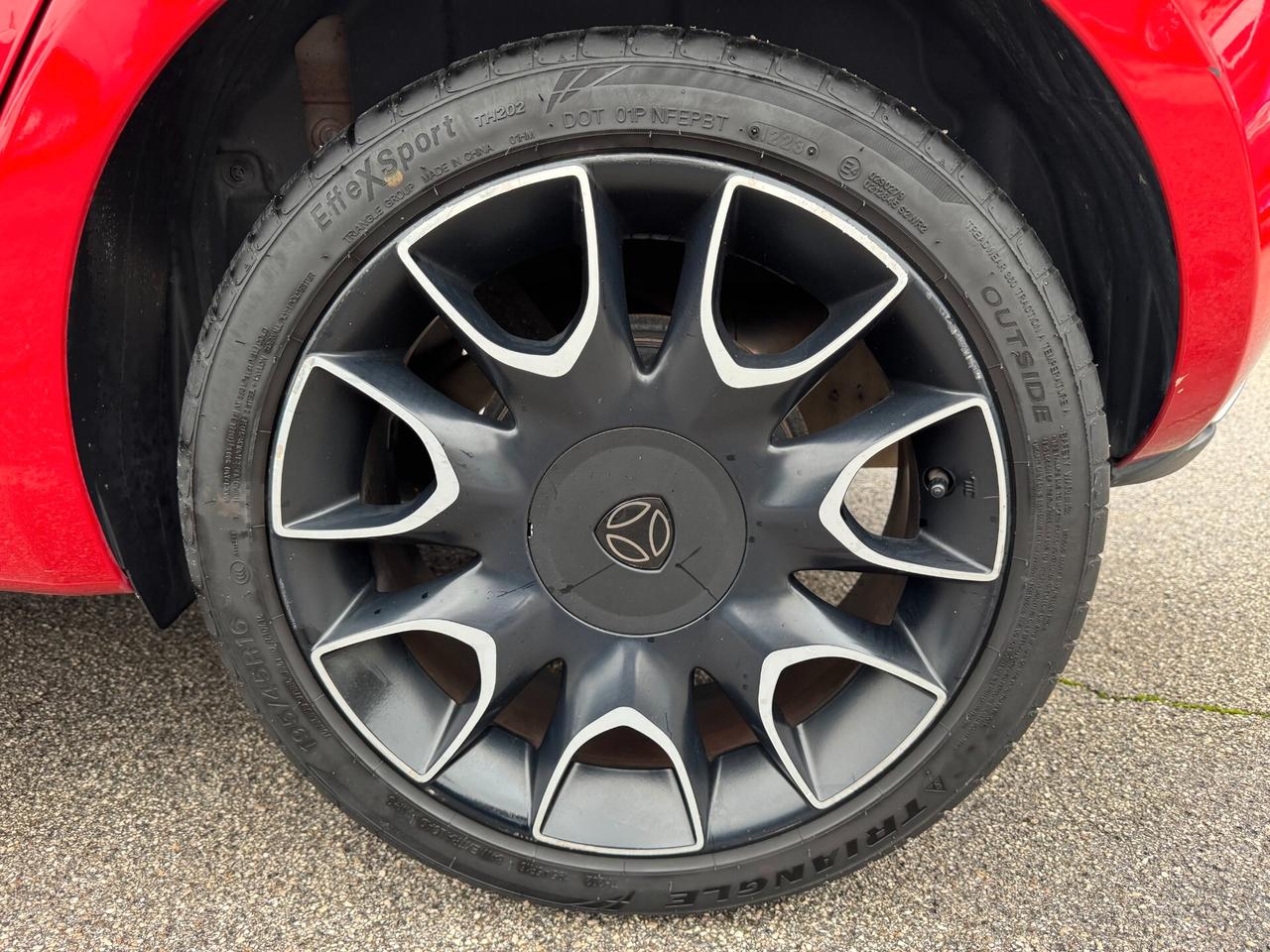 Lancia Ypsilon 1.2 69 CV 5 porte S Momodesign