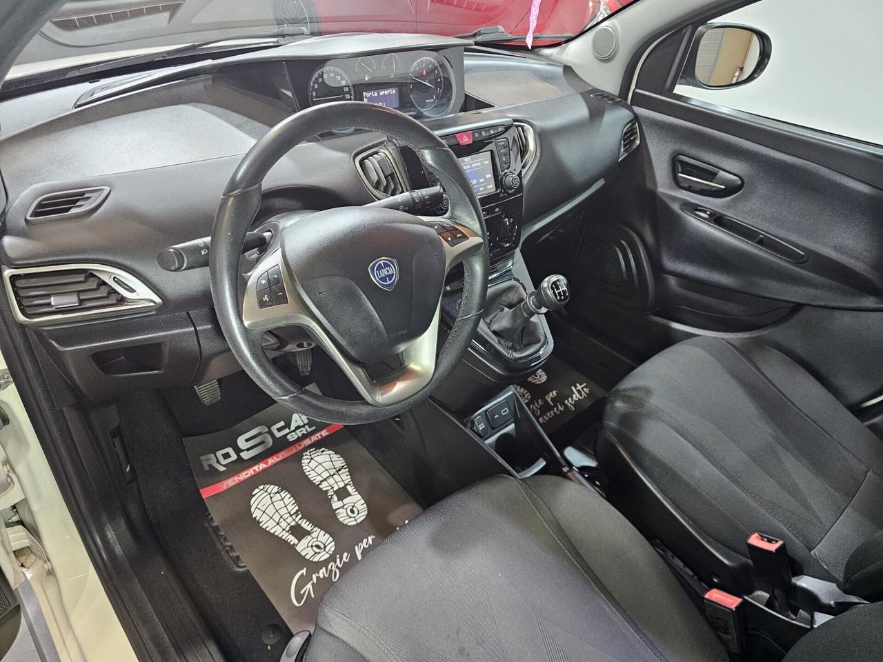 Lancia Ypsilon 1.2 69 CV Gold (29.000km)