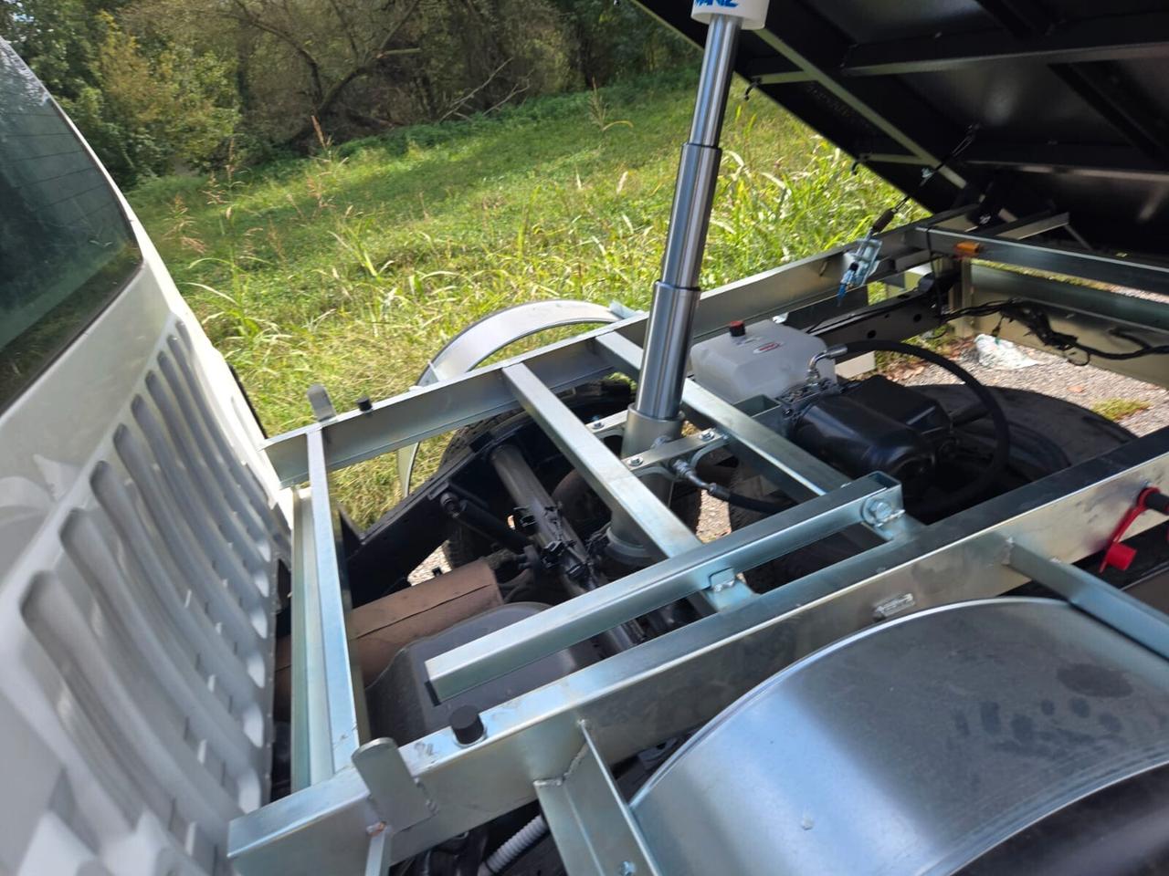 Mitsubishi L200 2.5 DI-D 2 Porte 2015- CON CASSONE RIBALTABILE!