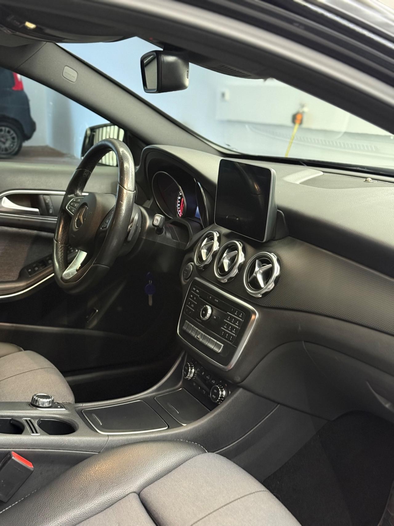 Mercedes-benz GLA 200 d Automatic Sport