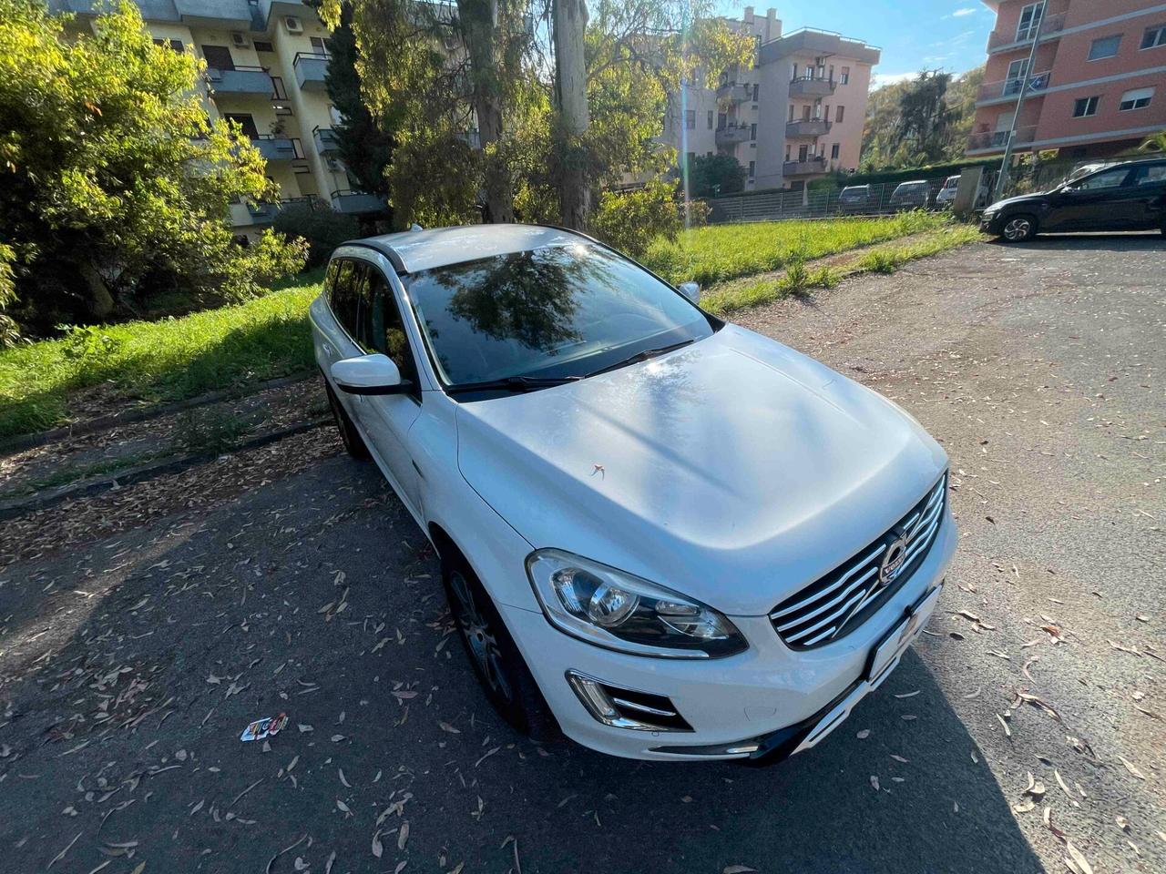 Volvo XC 60 XC60 D5 AWD Geartronic R-design Automatica Apple Car Android